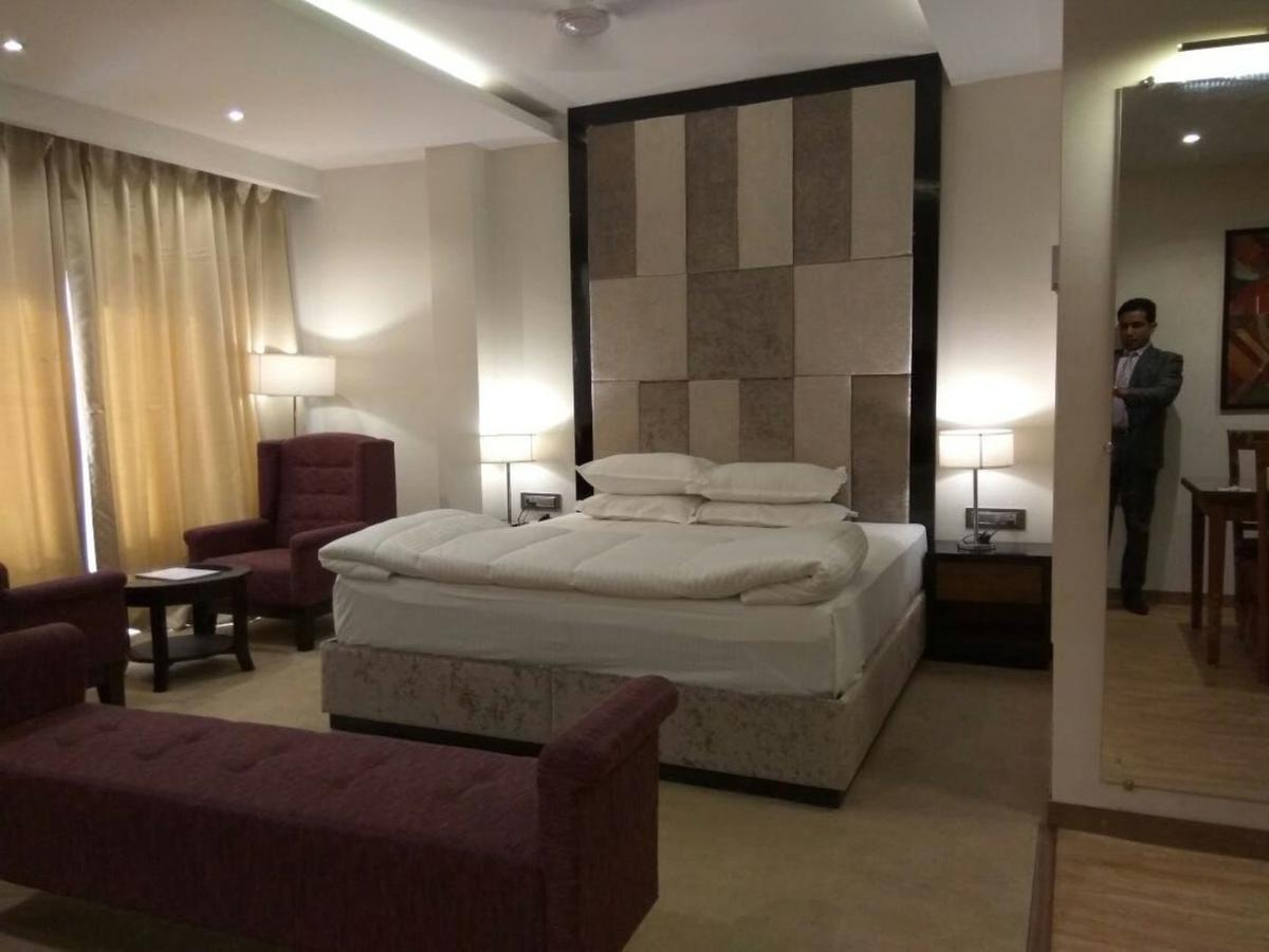 Hotel Surendra Vilas Bhopal Esterno foto