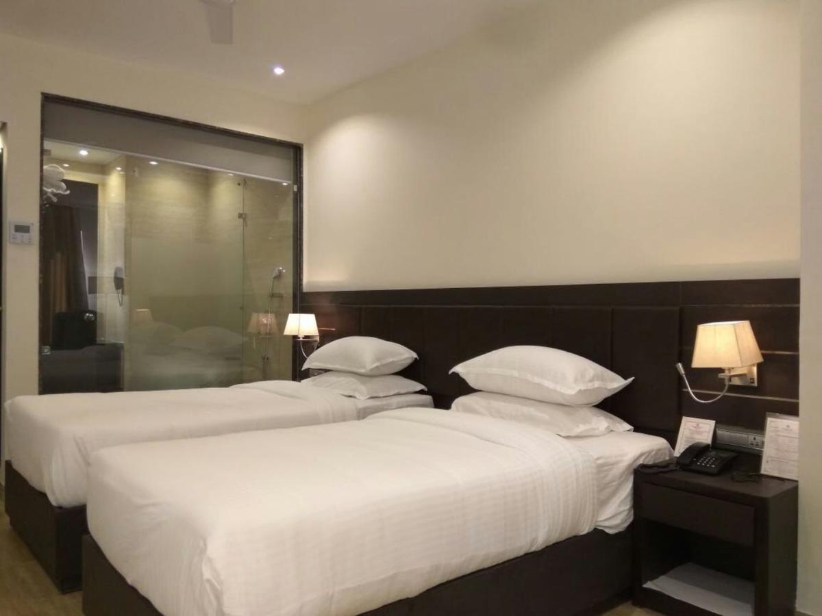 Hotel Surendra Vilas Bhopal Esterno foto