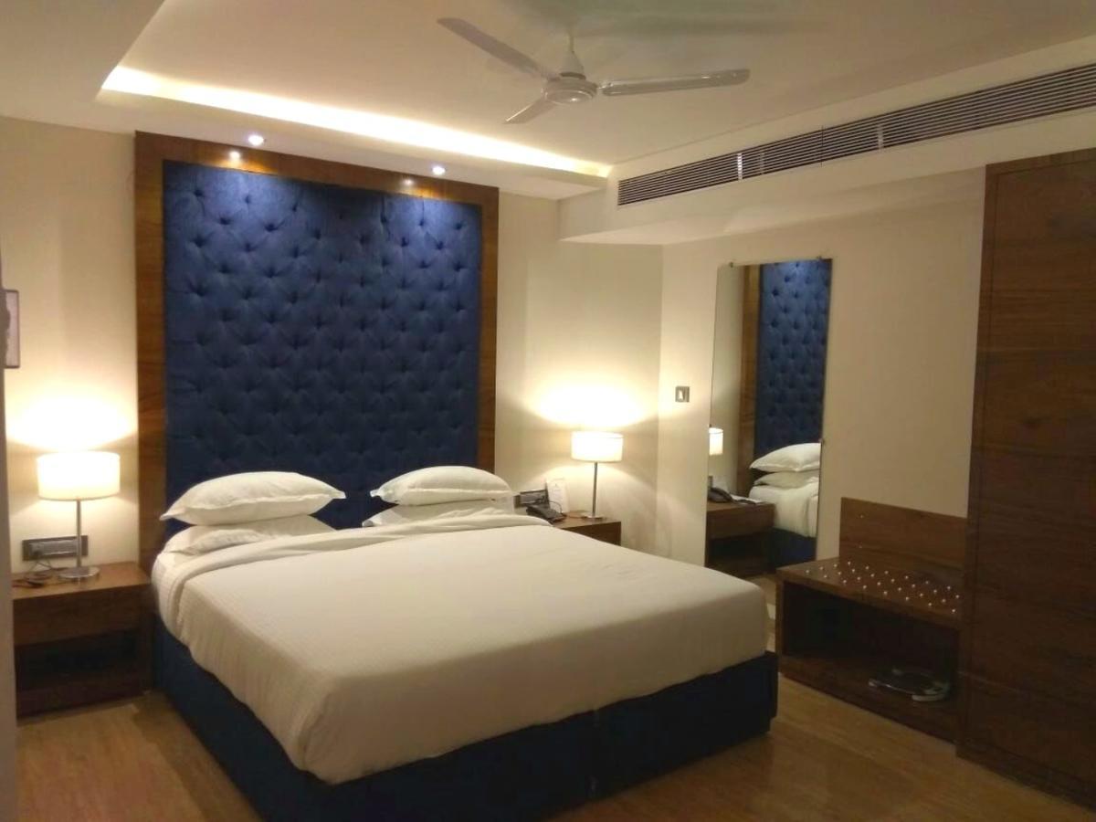 Hotel Surendra Vilas Bhopal Esterno foto