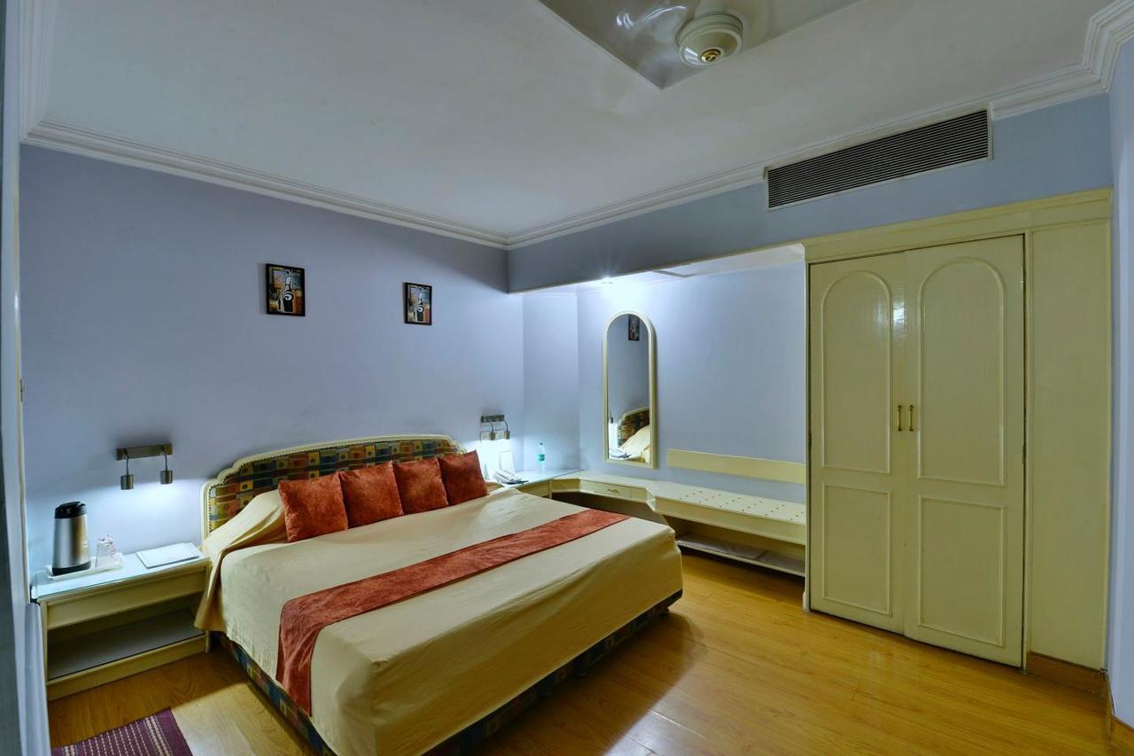 Hotel Surendra Vilas Bhopal Esterno foto