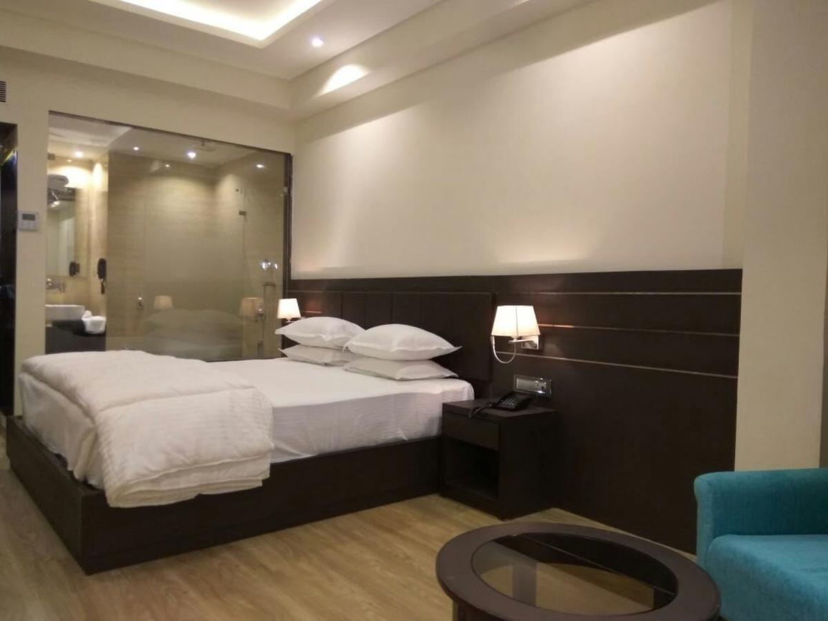 Hotel Surendra Vilas Bhopal Esterno foto