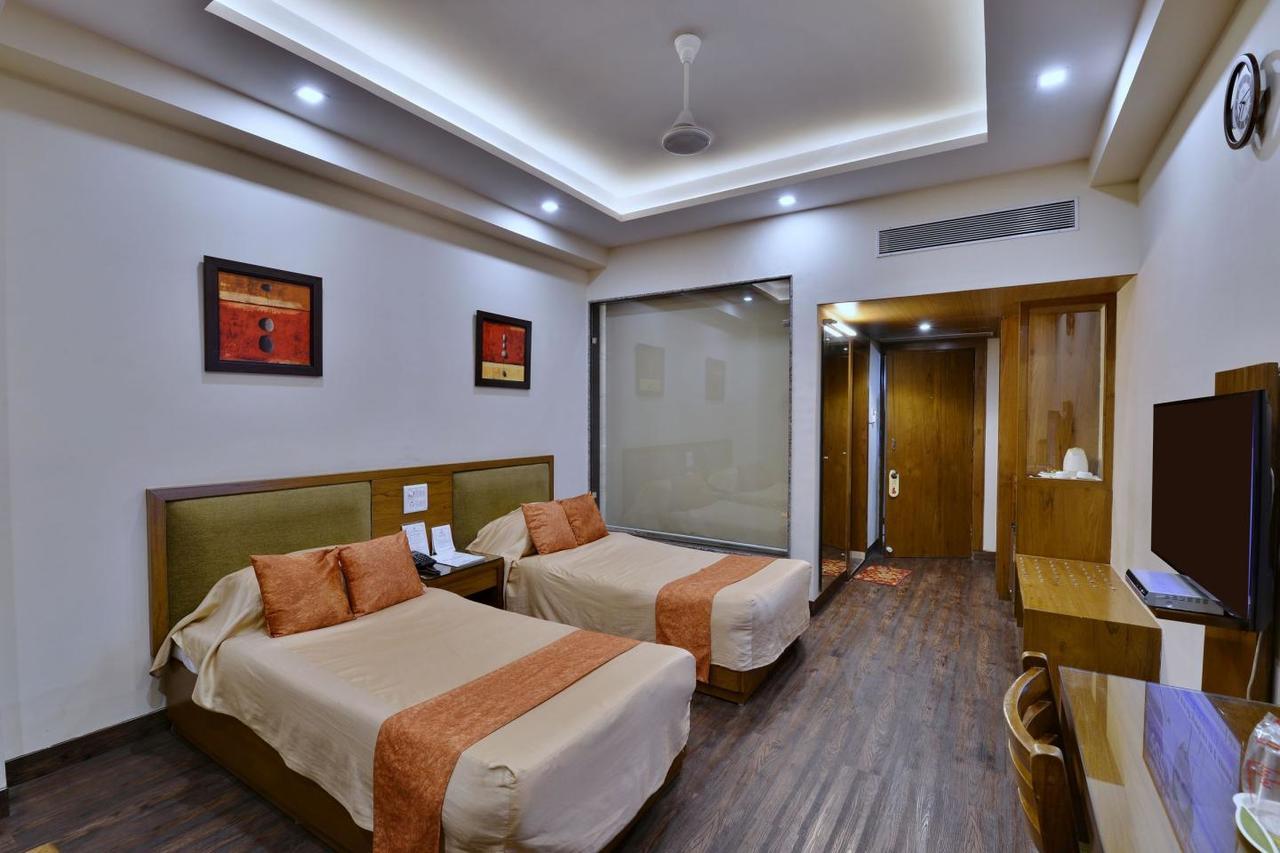 Hotel Surendra Vilas Bhopal Esterno foto